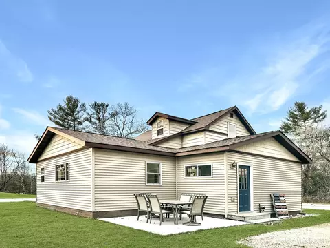 W3939 A, Loretto, MI 49852