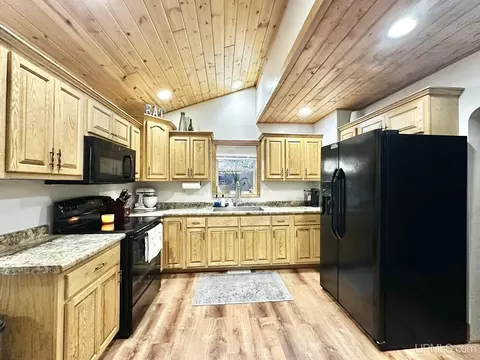 W3939 A, Loretto, MI 49852 photo 6