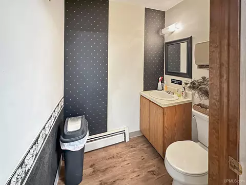 Bath - 905 Delta, Gladstone, MI 49837 photo 1 of 3