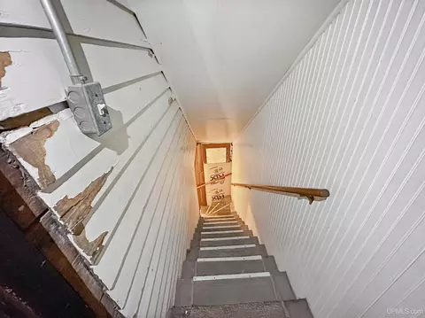 Entry Way - 905 Delta, Gladstone, MI 49837 photo 7 of 7