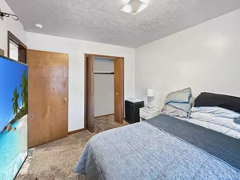 Bedroom - 905 Delta, Gladstone, MI 49837 photo 3 of 3