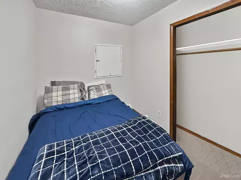 Bedroom - 905 Delta, Gladstone, MI 49837 photo 1 of 3