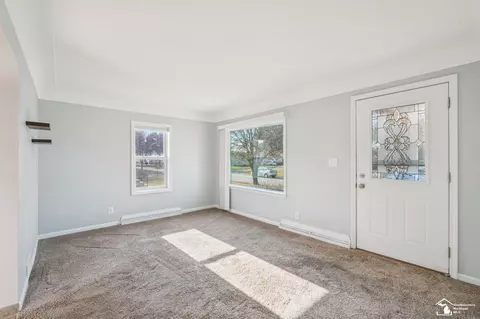 Living - 1108 Bentley Dr, Monroe, MI 48162 photo 2 of 2