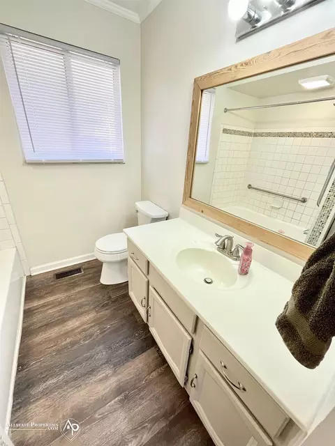 Bath - 6323 Bluejay, Flint, MI 48506 photo 1 of 3