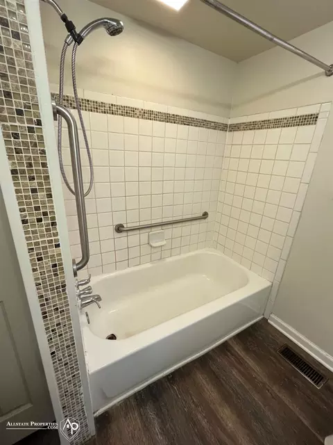 Bath - 6323 Bluejay, Flint, MI 48506 photo 2 of 3