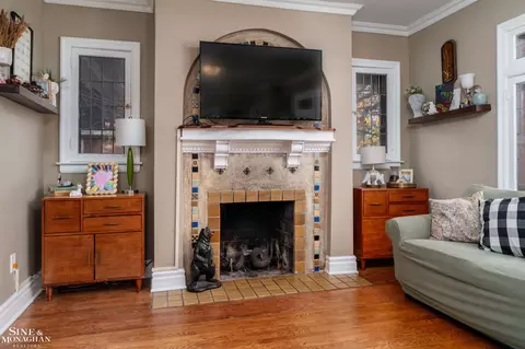 Living - 976 Lakepointe, Grosse Pointe Park, MI 48230 photo 3 of 3
