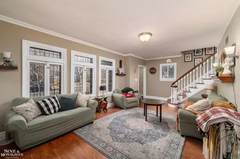 Living - 976 Lakepointe, Grosse Pointe Park, MI 48230 photo 2 of 3