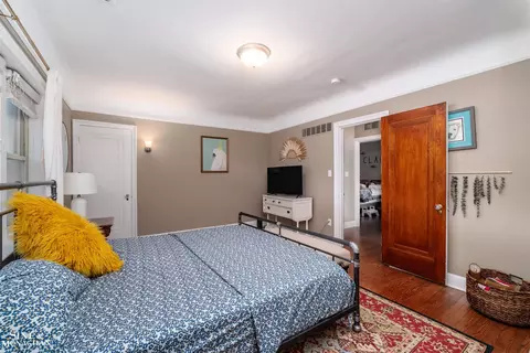 Bedroom - 976 Lakepointe, Grosse Pointe Park, MI 48230 photo 3 of 7