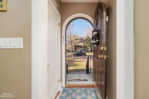 Entry Way - 976 Lakepointe, Grosse Pointe Park, MI 48230 photo 1 of 2