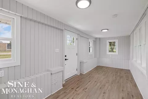 Entry Way - 768 Pinecrest, Ferndale, MI 48220 photo 1 of 4