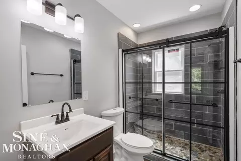 Bath - 768 Pinecrest, Ferndale, MI 48220 photo 3 of 7