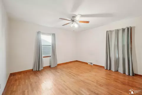 Bedroom - 1212 Bentley, Monroe, MI 48162 photo 5 of 7