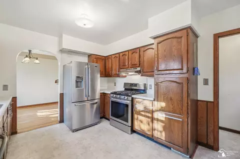 Kitchen - 1212 Bentley, Monroe, MI 48162 photo 1 of 3