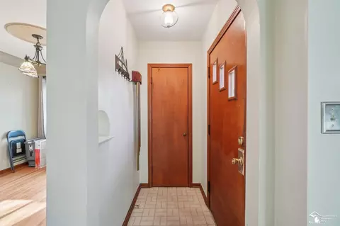Entry Way - 1212 Bentley, Monroe, MI 48162 photo 1 of 1