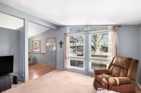 Living - 810 Macdonald Ave, Flint, MI 48507 photo 3 of 3