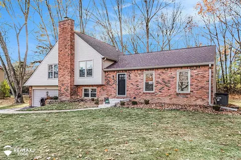 9326 Green Tree, Grand Blanc, MI 48439