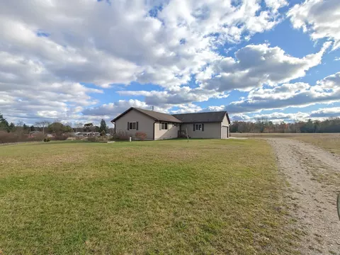 3339 W Ludington, Farwell, MI 48622