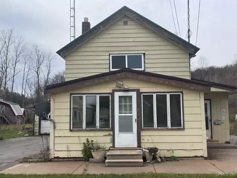 402 Gold, Negaunee, MI 49866