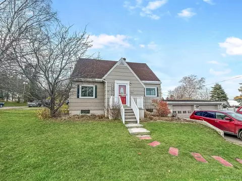 331 E Varnum, Munising, MI 49862