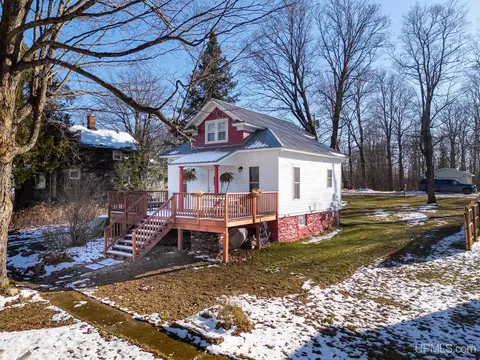 707 Plymouth, Wakefield, MI 49968