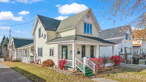 410 S 11th, Gladstone, MI 49837
