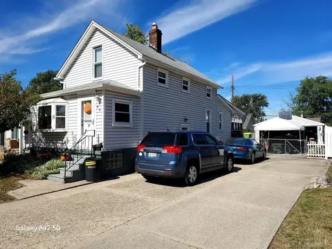 84 W Kalama, Madison Heights, MI 48071