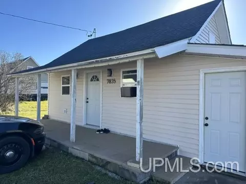 7835 Washington, Rapid River, MI 49878