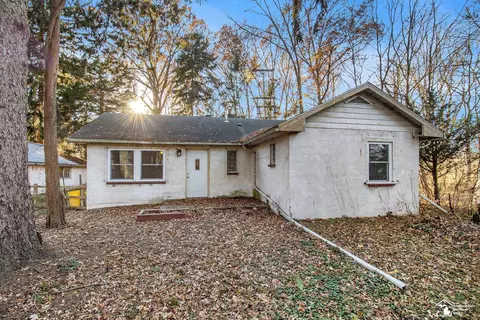 6399 Whiteford Ctr, Lambertville, MI 48144