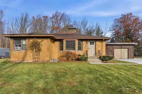 2311 E Ginter, Midland, MI 48640