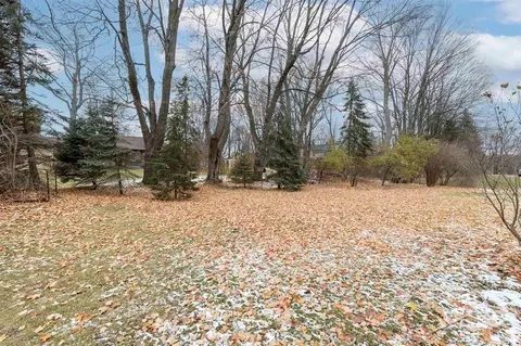 Exterior - 291 E Oak, Harrison, MI 48625 photo 6 of 9