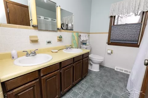 Bath - 291 E Oak, Harrison, MI 48625 photo 1 of 2