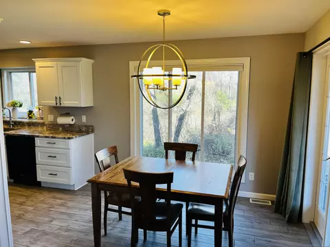 Dining - 5909 Bradford, Jackson, MI 49201 photo 1 of 1