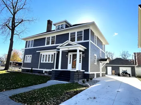 904 6th, Bay City, MI 48708