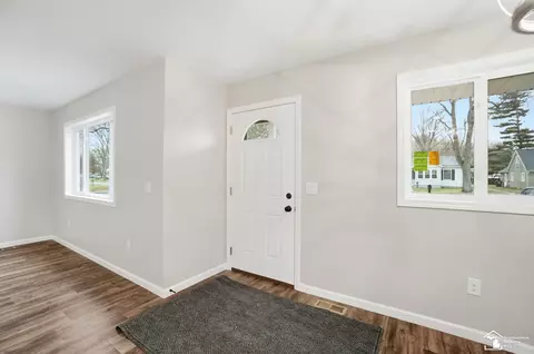 Entry Way - 12850 Crane, Carleton, MI 48117 photo 1 of 1