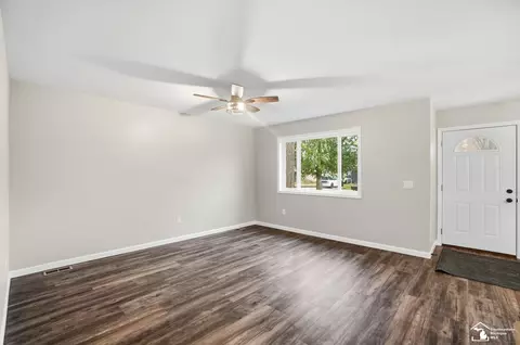Living - 12850 Crane, Carleton, MI 48117 photo 3 of 4