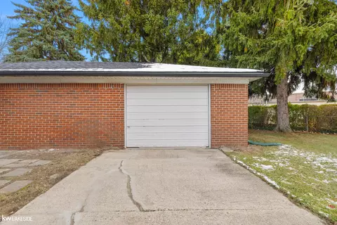 17766 Veronica, Eastpointe, MI 48021 photo 44