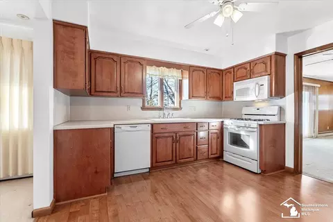 Kitchen - 33 Calvin, Monroe, MI 48162 photo 3 of 3