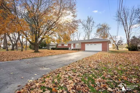 33 Calvin, Monroe, MI 48162