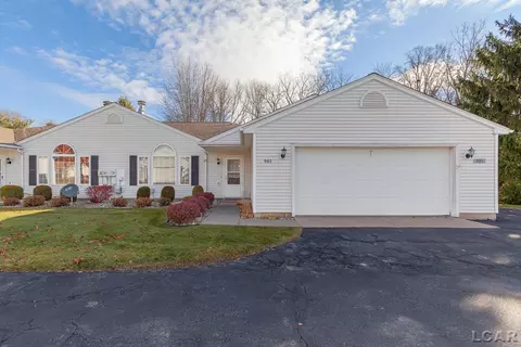 901 Carriage, Tecumseh, MI 49286