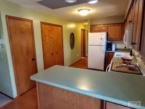 Kitchen - 533 Bartlett, Gladwin, MI 48624 photo 2 of 2
