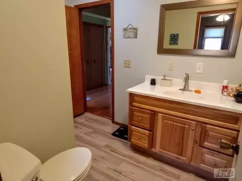 Bath - 533 Bartlett, Gladwin, MI 48624 photo 3 of 3