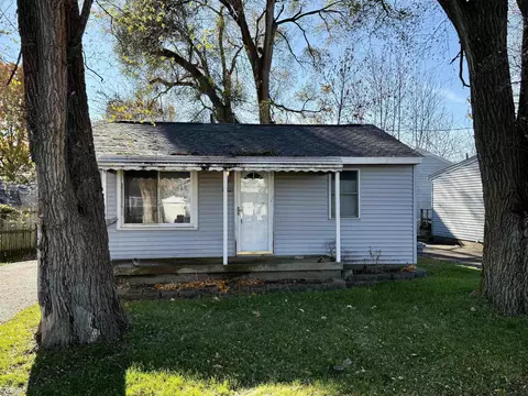 1186 E Decamp, Burton, MI 48529