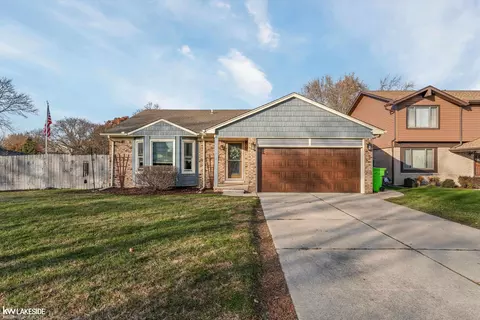 15867 Van Meter, Macomb, MI 48044 photo 2