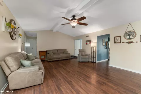 15867 Van Meter, Macomb, MI 48044 photo 13