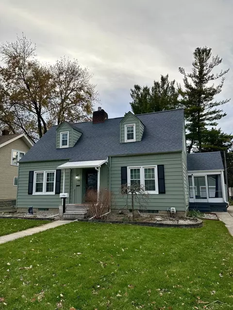 1704 S Warner, Bay City, MI 48708