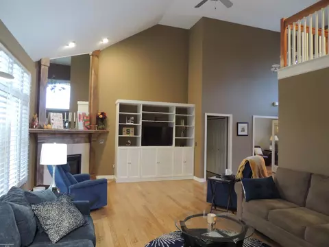 Living - 16200 Thames, Macomb, MI 48042 photo 2 of 3