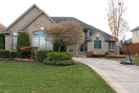16200 Thames, Macomb, MI 48042