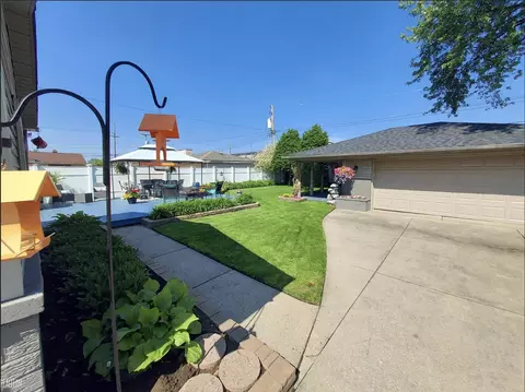 Exterior - 32840 Eiffel, Warren, MI 48088 photo 2 of 9