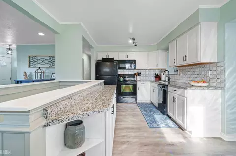Kitchen - 32840 Eiffel, Warren, MI 48088 photo 3 of 5