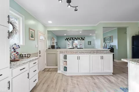 Kitchen - 32840 Eiffel, Warren, MI 48088 photo 5 of 5